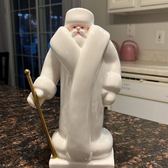 Vintage white porcelain Santa clause for your holiday display - Picture 11 of 11